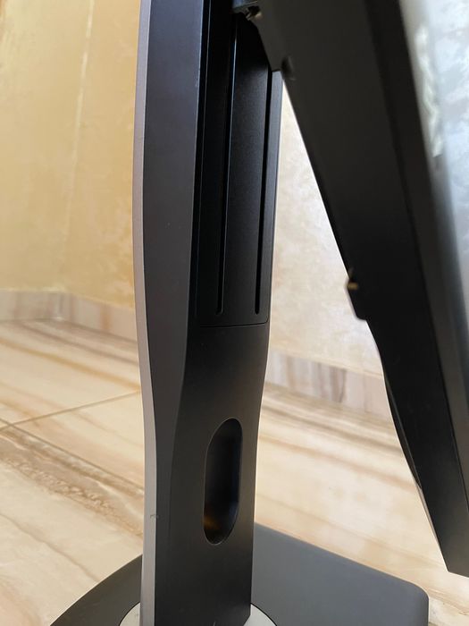 монитор DELL 1080/P