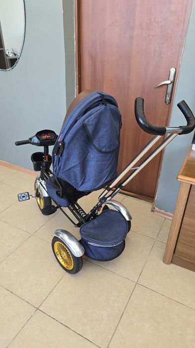 Трехколесный велосипед