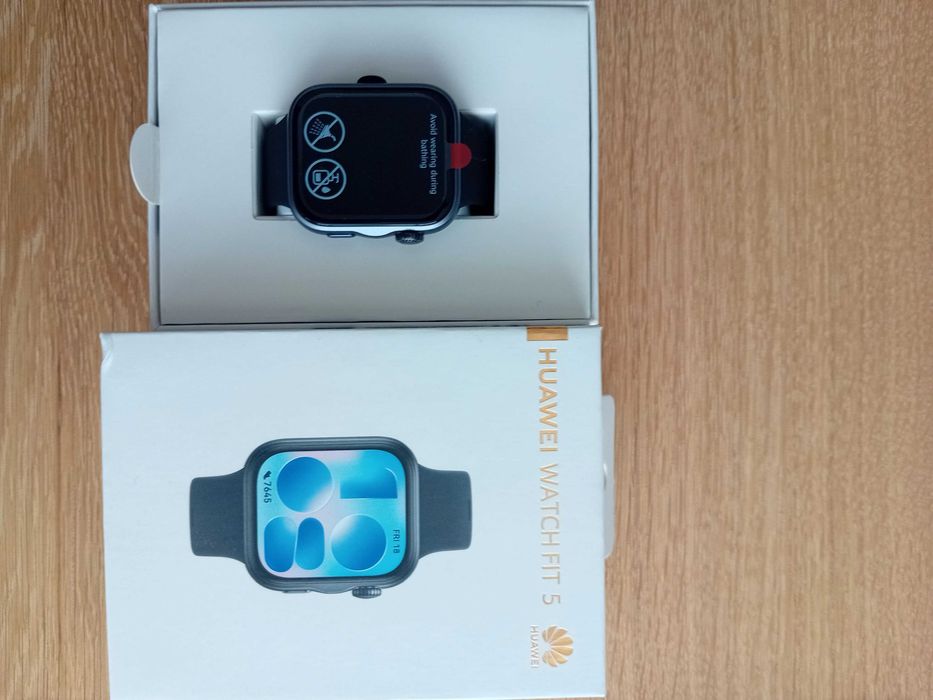Смарт часовник HUAWEI WATCH FIT 5