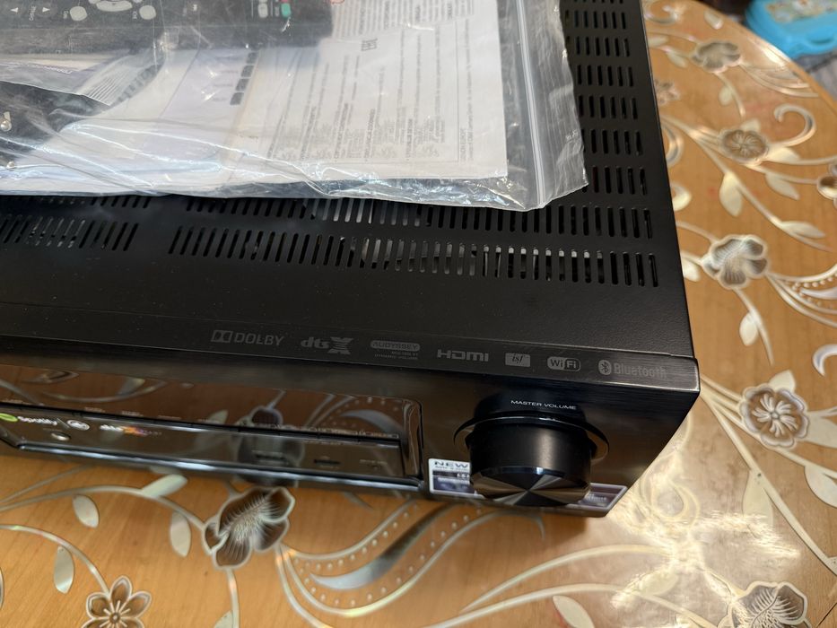 Denon AVR-X3200W Bluetooth Wi-Fi