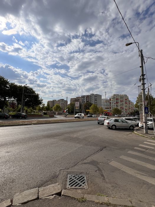 Spatiu comercial stradal Sector 5  20mp utili. 550€/luna