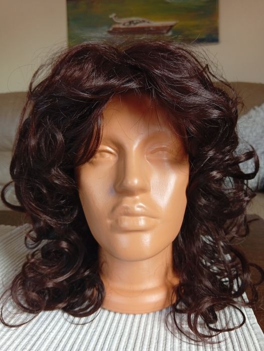 Дамска перука, нова от изкуствен косъм