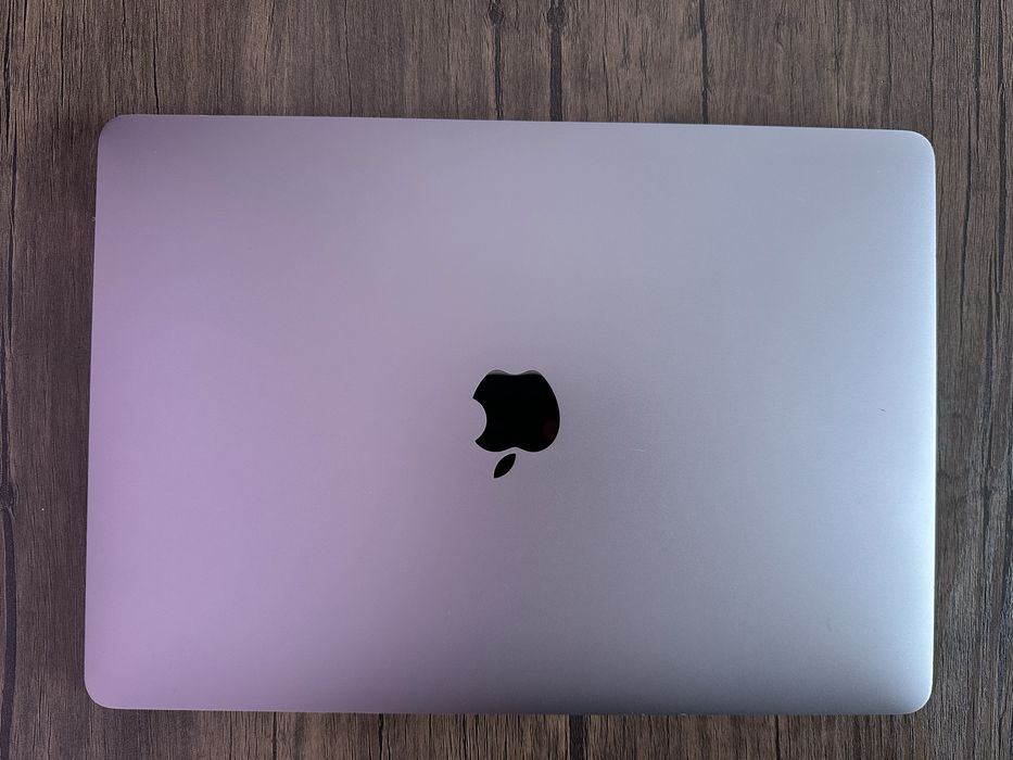 Macbook pro 13 2020 yil