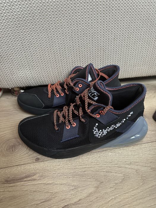 Продам кроссовки мужские