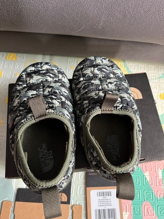 Papuci de casa The North Face marimea 28