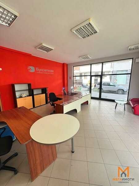 Дава се под наем Офис в Севлиево - 50 кв.м за 326.4 € - Снимка #2