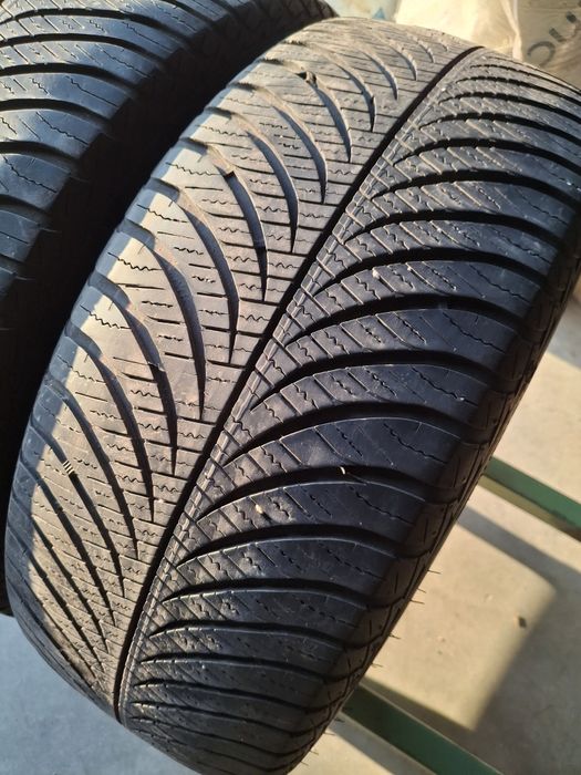 2 Anvelope All season 215 50 r17 Goodyear