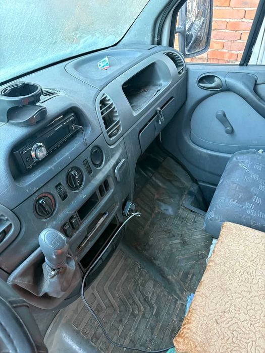 Продавам микробус