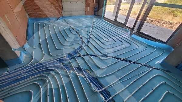 Продава се Къща в Пловдив, Остромила - 380 кв.м за 1048 €/кв.м - Снимка #3