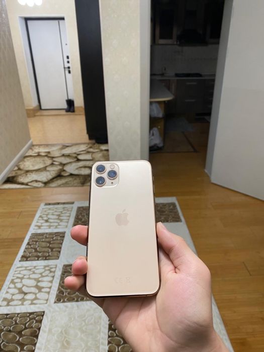 Айфон 11 про 64гигабайт