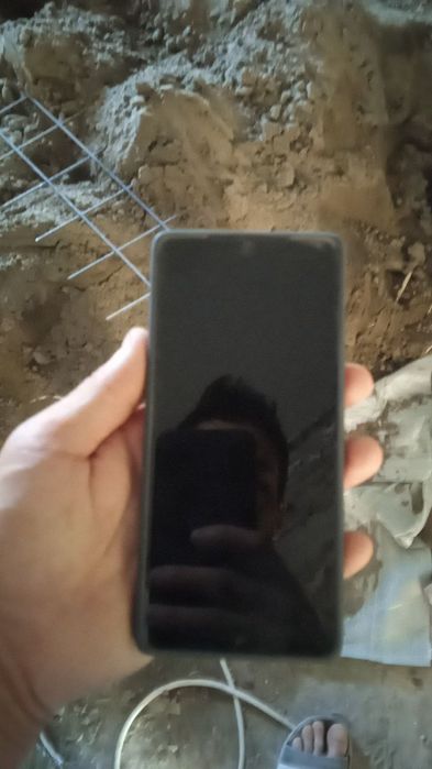 Redmi Note 13 pro 8/256 1 yil kafolot dakement bor