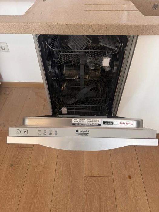 Продаю посудомоечную машину