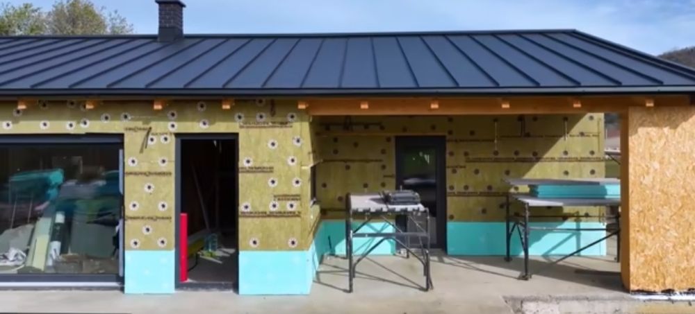 Vând case pe structură metalică modulare