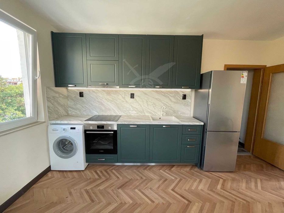 Продава се Тристаен апартамент в Пловдив, Кючук Париж - 51 кв.м за 2451 €/кв.м - Снимка #4