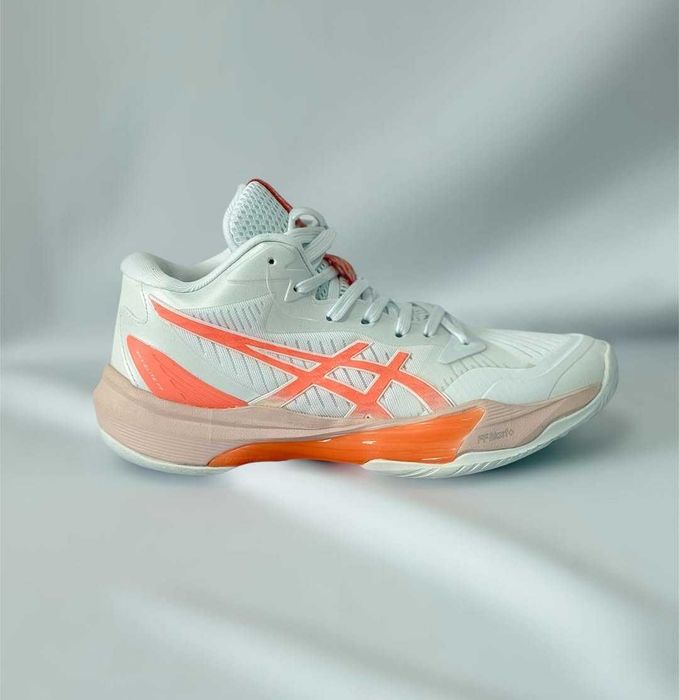 Волейбольные кроссовки 19900