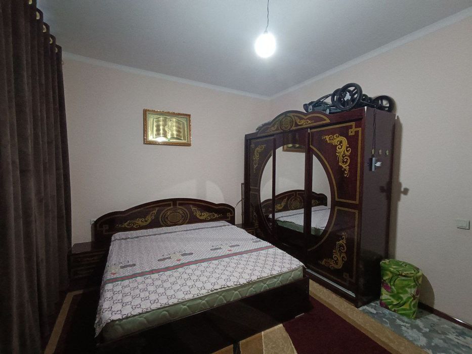 3/3/3 сотилади  105м²