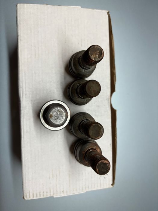 Секретни болтове за Audi Q5