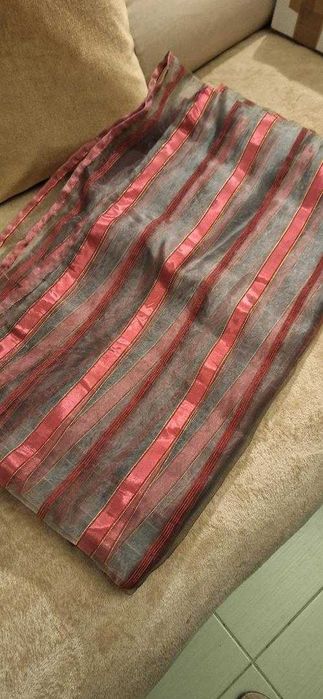 perdea noua gri deschis dungi visinii- 75 lei perdea roz 6,5m -120 lei