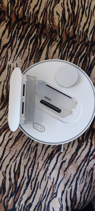Продавам прахосмукачка робот 360 s6 с моп за миене