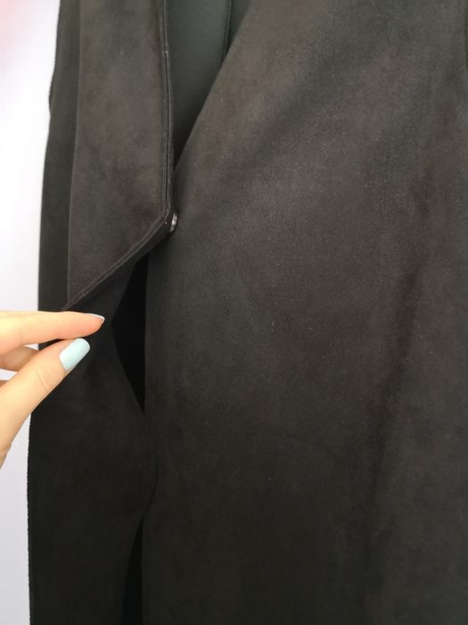 Велурен елек от Zara