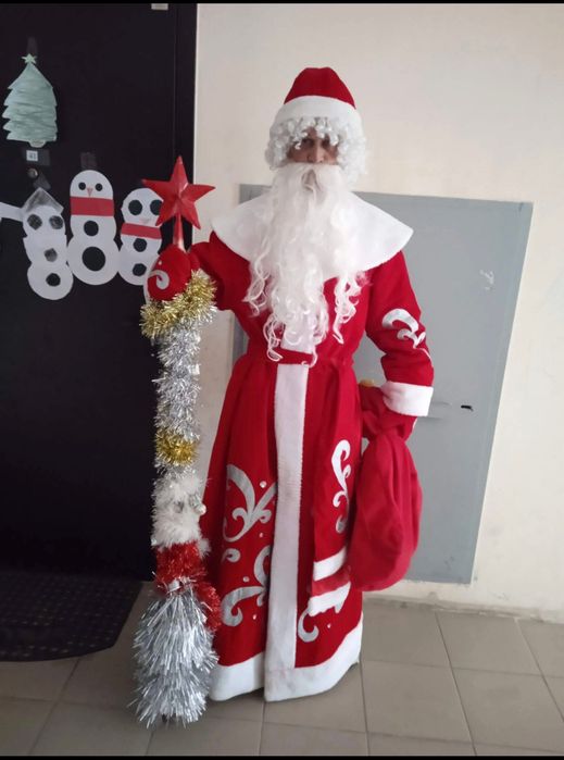 Продам костюм деда мороза и Снегурочки.