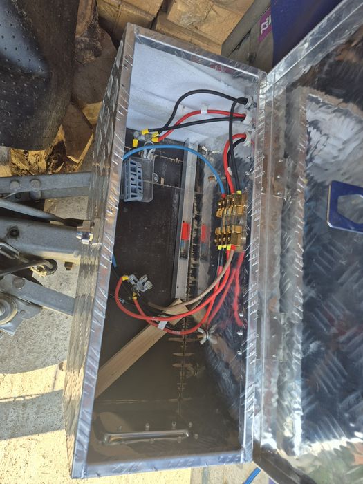 Remorcă  stema 850 kg