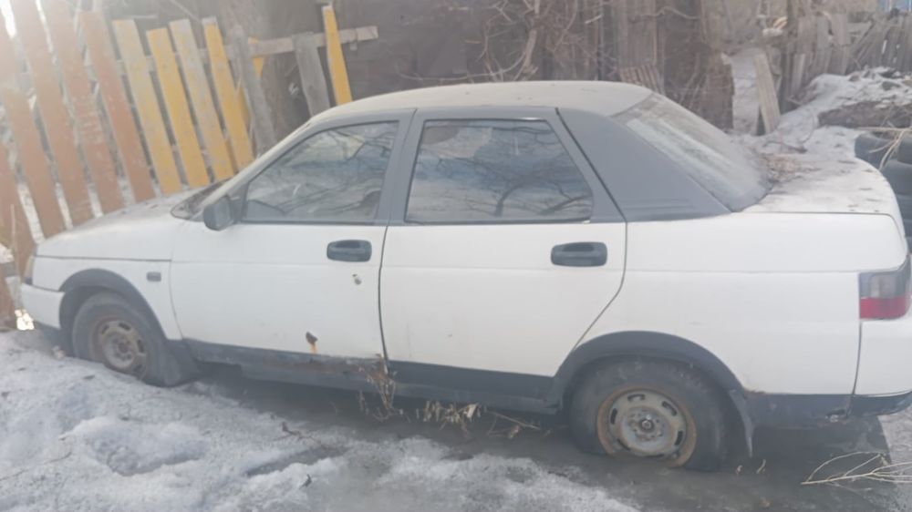 Продам машину ваз 21100