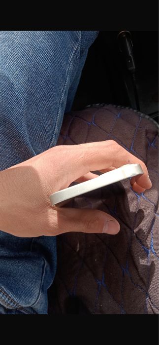 Продам айфон 13