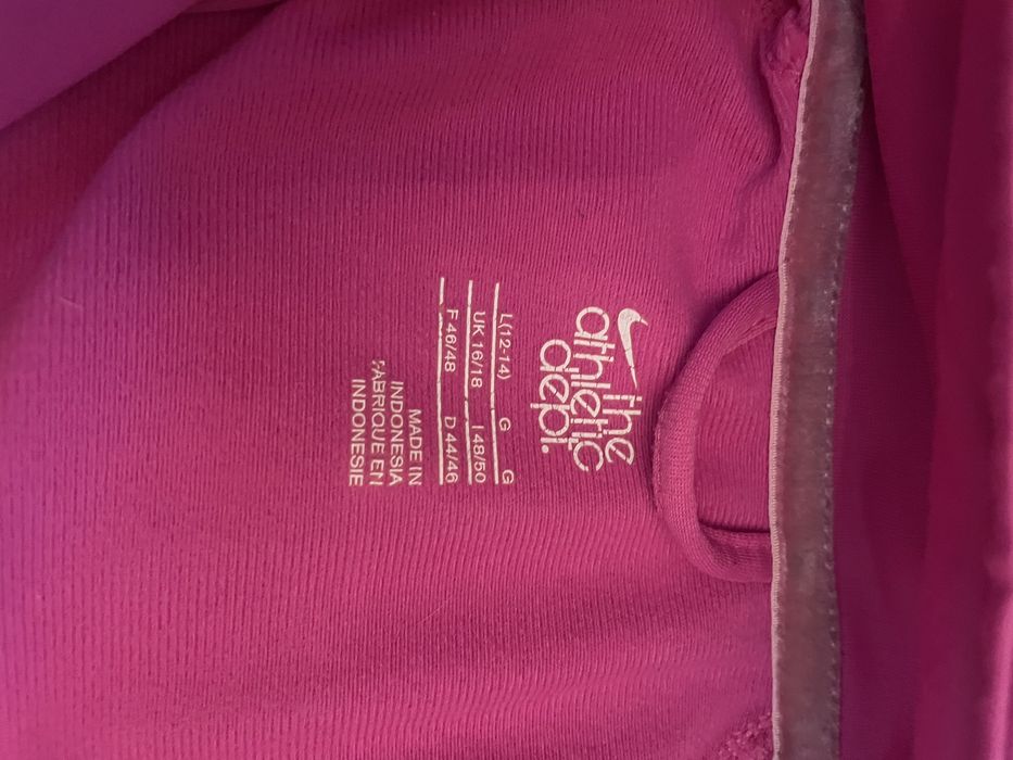 Дамско спортно горнищеNike-M размер