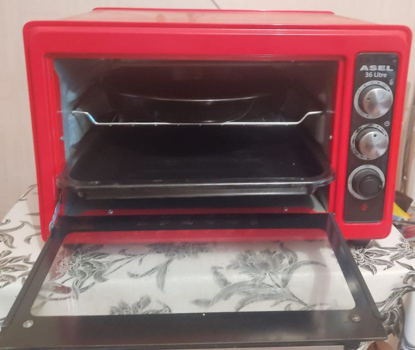 Продам духовку .