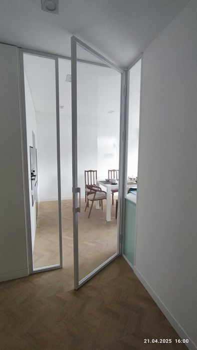 Стеклянные раздвижные лофт перегородки и двери