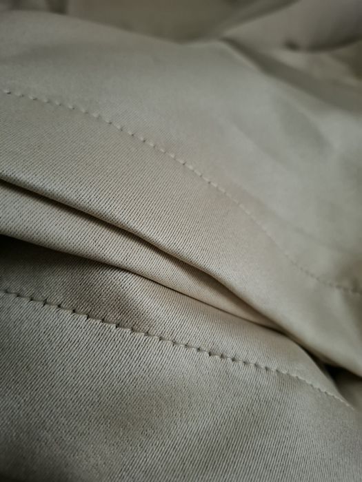 Дебела плътна завеса