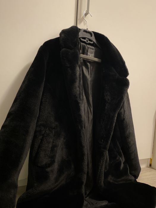 Палто с Черен Пух