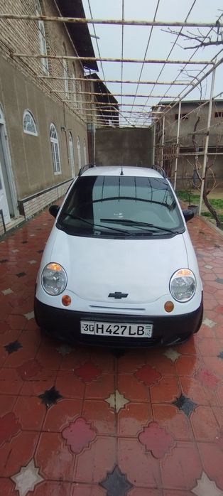 Matiz moshinasi sotiladi sirochna