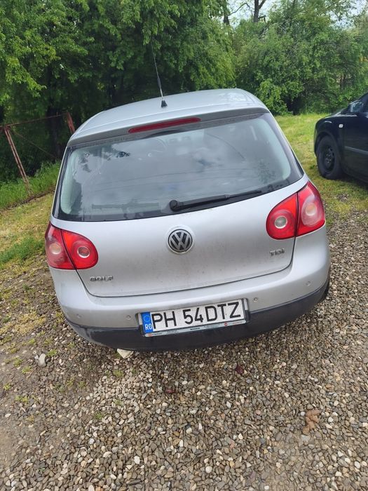 Vând Golf 5 1.9TDI
