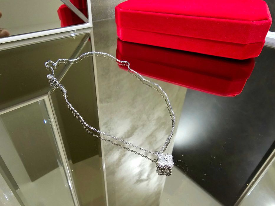 Van Cleef & Arpels VCA Silver Diamond Sweet Alhambra Дамско Колие