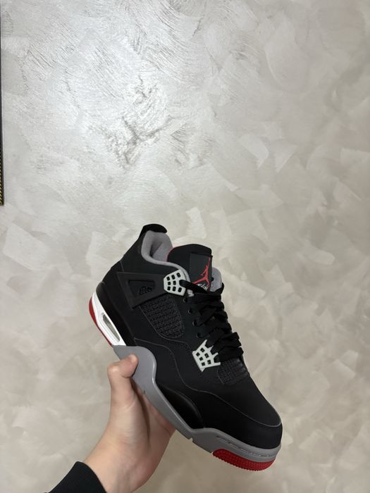 Jordan 4 Retro Bred