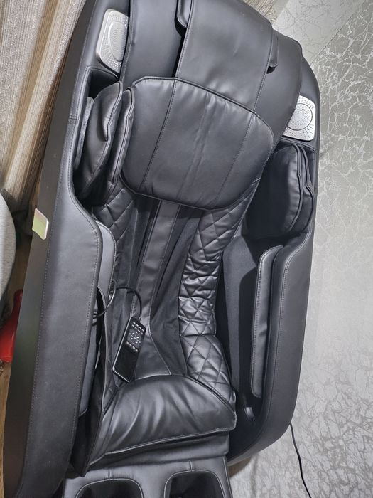 Массажное кресло чёрное