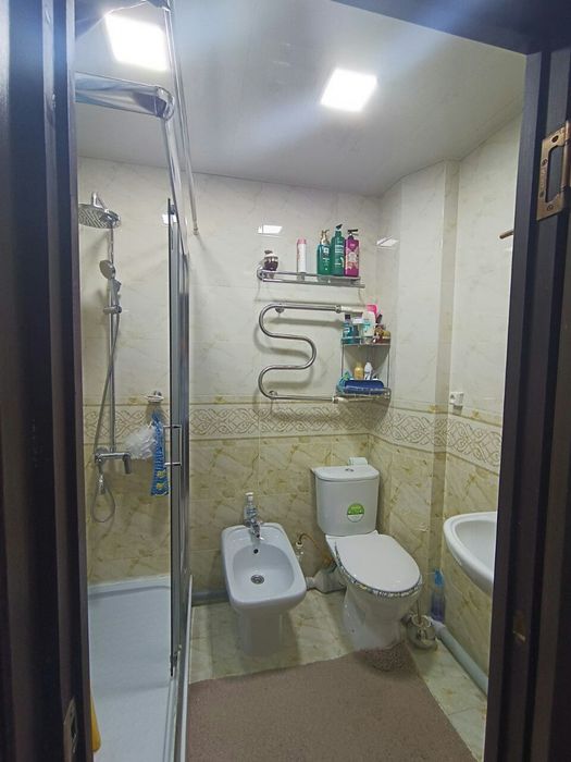 Продаётся своя трёхкомнатная квартира срочно на Юнусабад 5