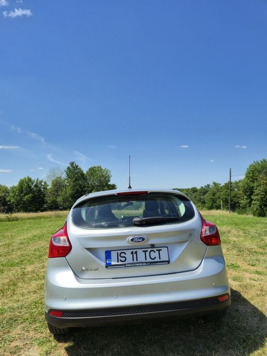 FORD Focus 2011 — imagine 5