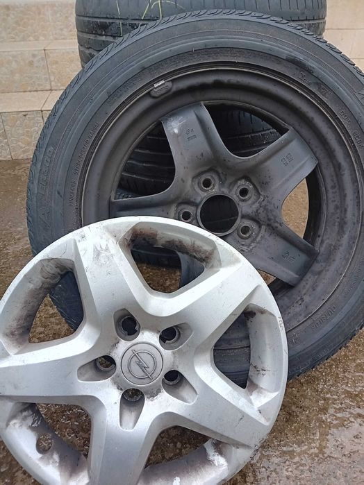 Комплект джанти с капаци