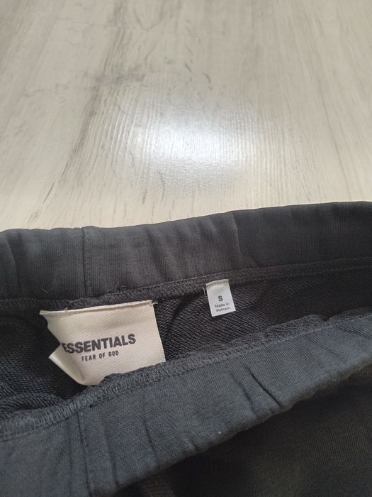 Pantaloni scurti Essentials negri+gri marimea S