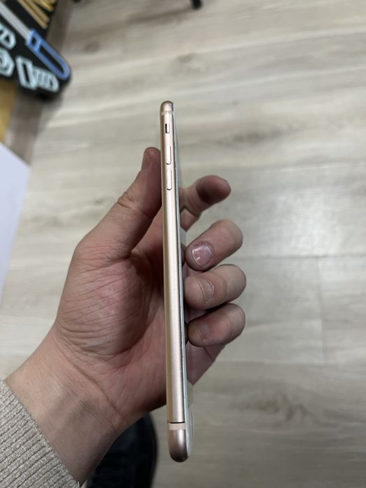 Айфон 8+ в хорошом состояний