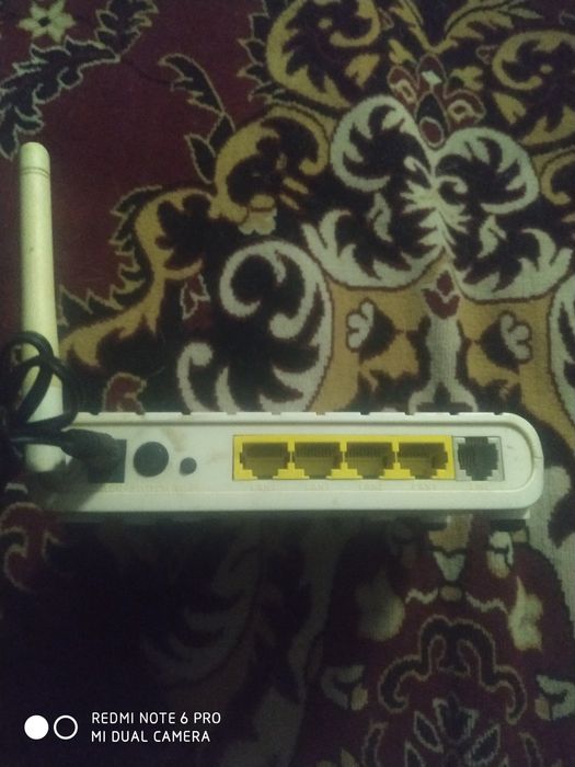 Продается  двухдиапазонный гигабитныйWi-Fi poyтер AC 2600 ,ZTE-W 300