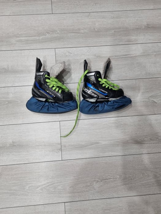 Продам коньки б/у в хорошем состоянии.