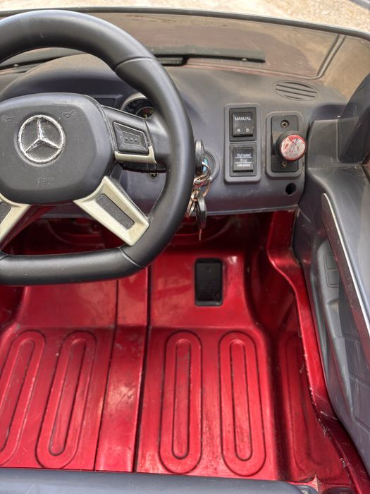 Детска акумолаторна кола “Mercedes”
