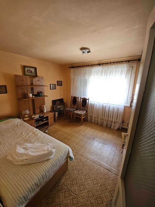 Продава се Тристаен апартамент в Казанлък - 90 кв.м за 1190 €/кв.м - Снимка #2
