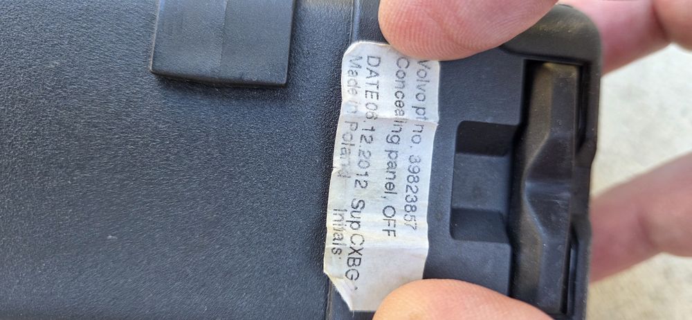 Щора за бажник на волво хс 60