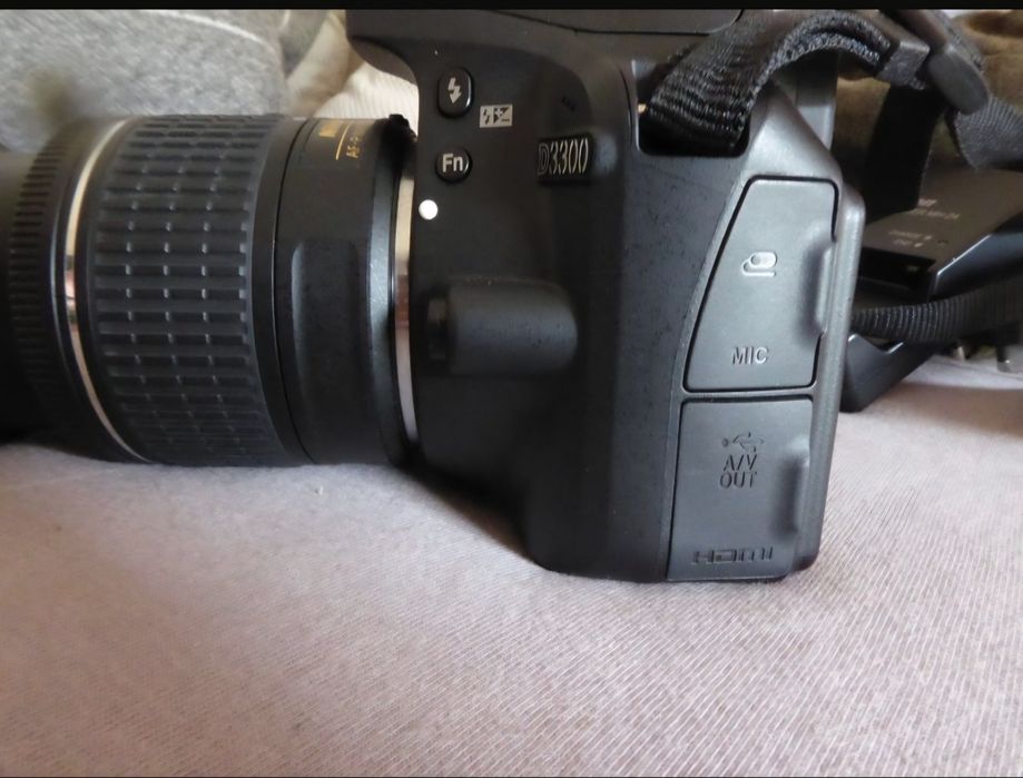 Продавам Nikon D3300
