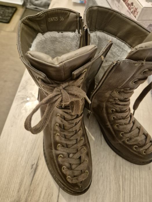 Ghete marou cu șiret